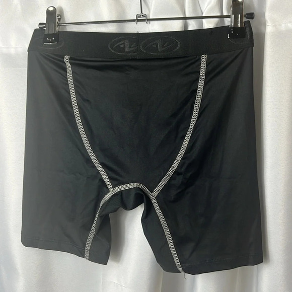 Athletic Works Youth Compression Long Shorts Boys Size 8 Black NWT - Picture 2 of 6